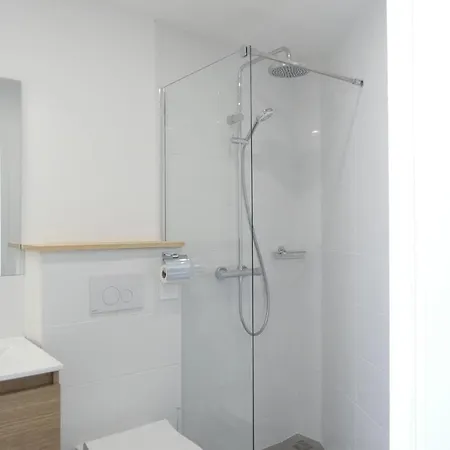 Studio Neuf & Chaleureux 5min De La Gare Leroz Apartment